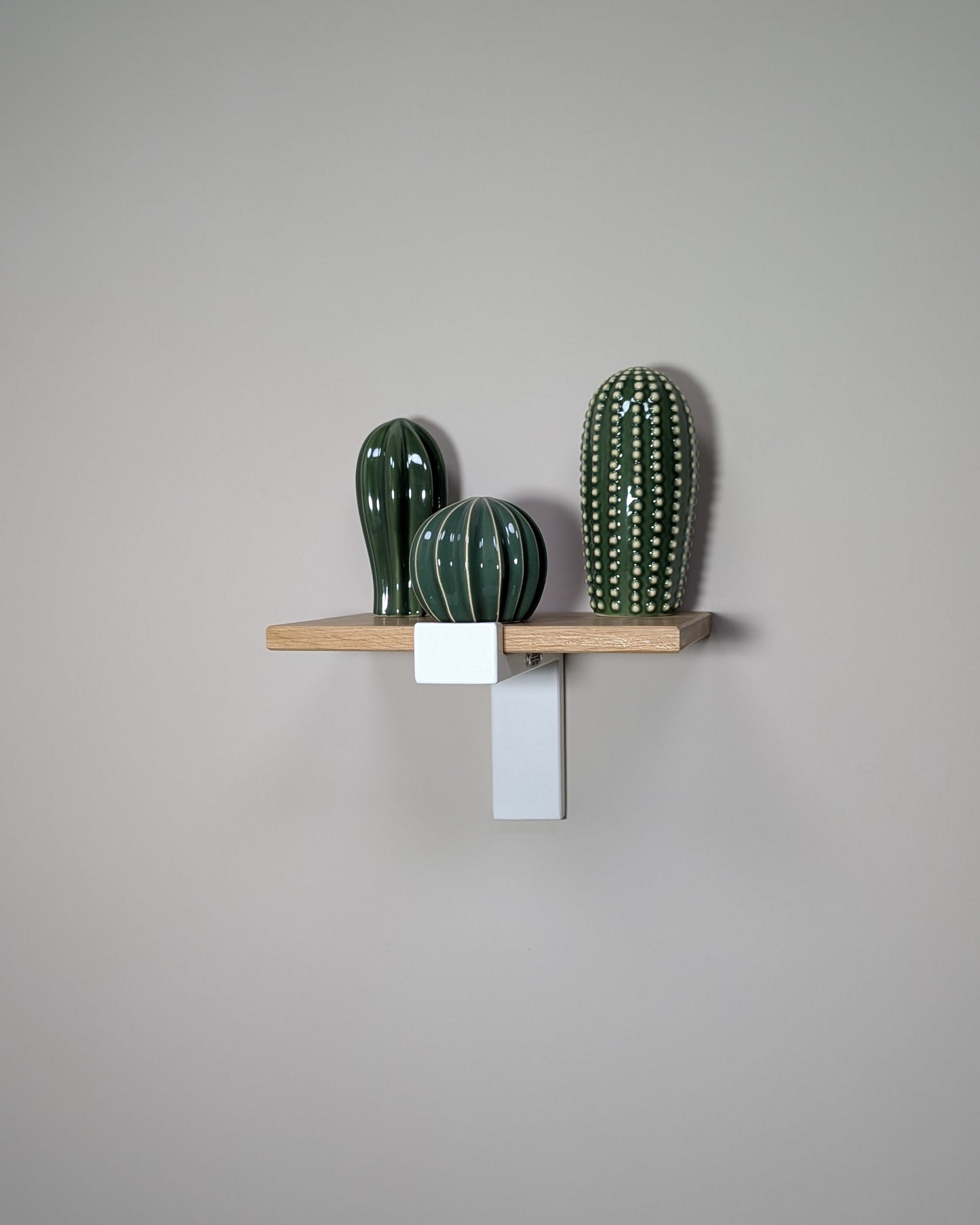 Estante Industrial de Pared con un solo apoyo en roble Macizo y acero