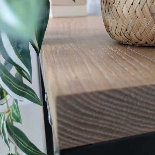 Mesa elevable con almacenaje en Roble y acero con diseño moderno