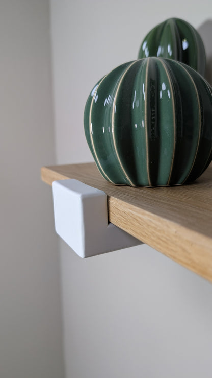 Estante Industrial de Pared con un solo apoyo en roble Macizo y acero